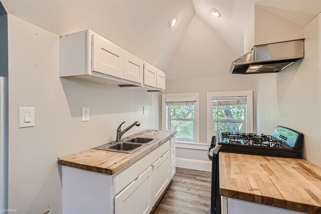 Foto del edificio - 1 br, 1 bath Condo - 1212 Columbine Street 4