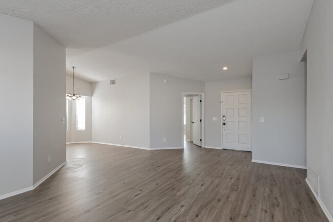 Foto del edificio - 10231 Cll Del Este