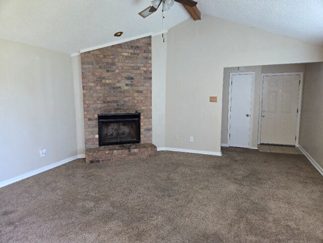 Building Photo - 834 Potomac Dr