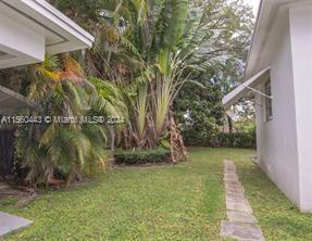 Foto principal - 6090 SW 27th St