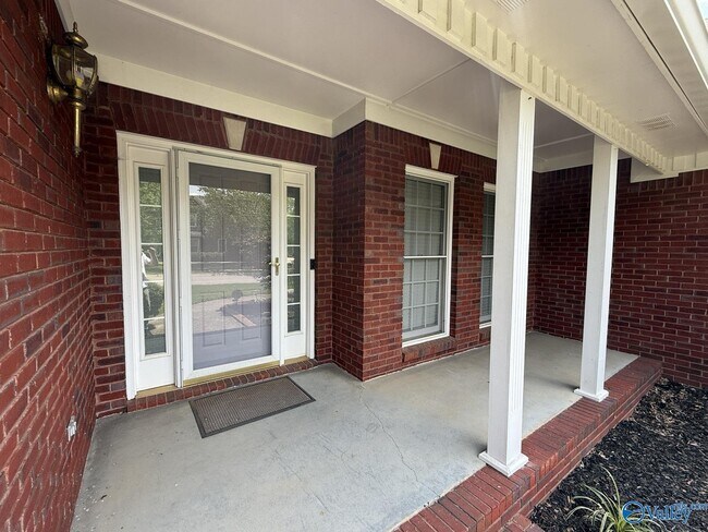 Foto del edificio - 238 Pebble Brook Dr