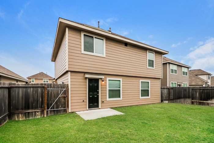 Building Photo - 24335 Amaldi Ct