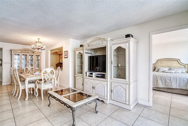 Foto del edificio - 18051 Biscayne Blvd