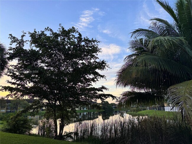 Foto del edificio - 15560 SW 80th St
