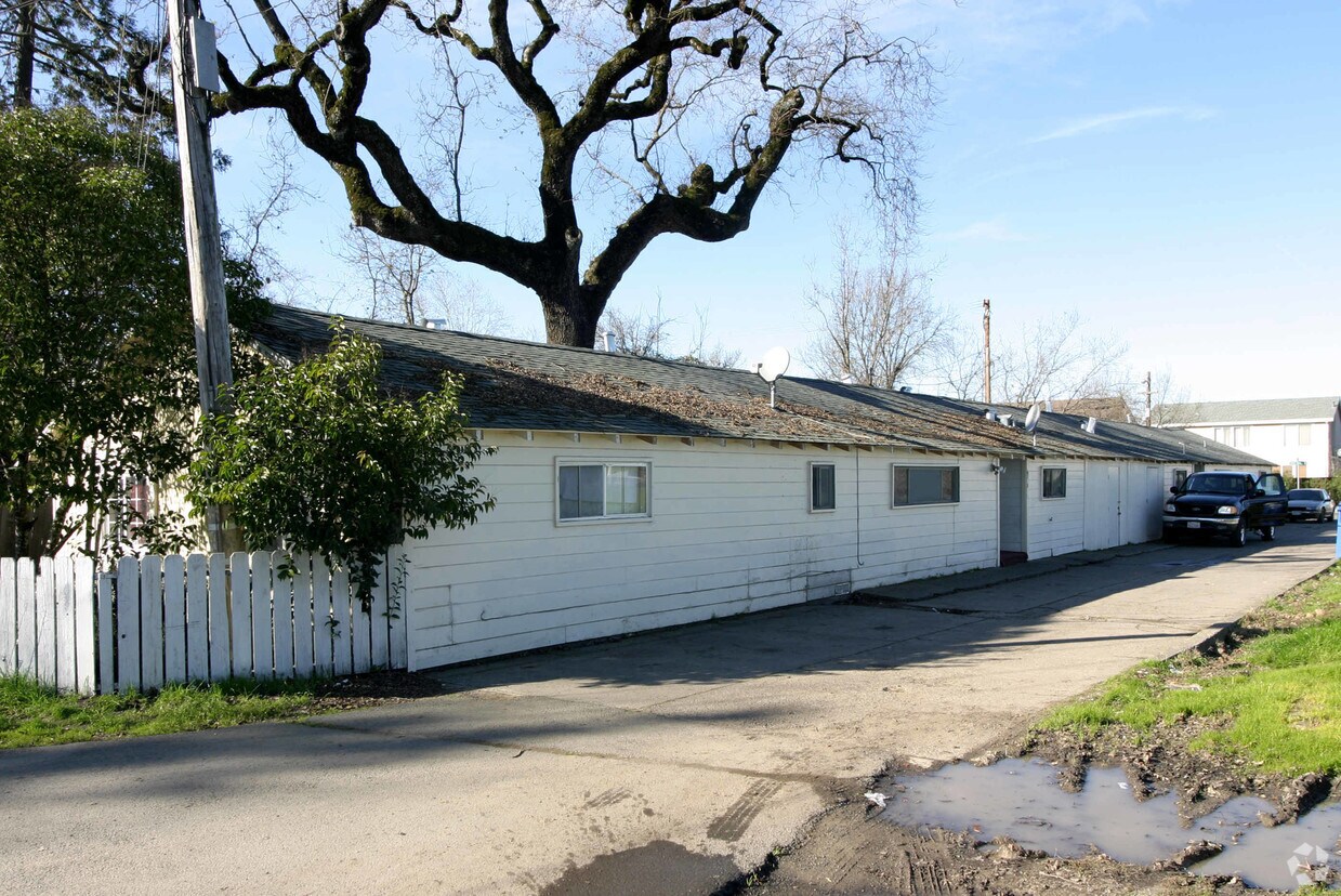 Primary Photo - 2615 Stony Point Rd