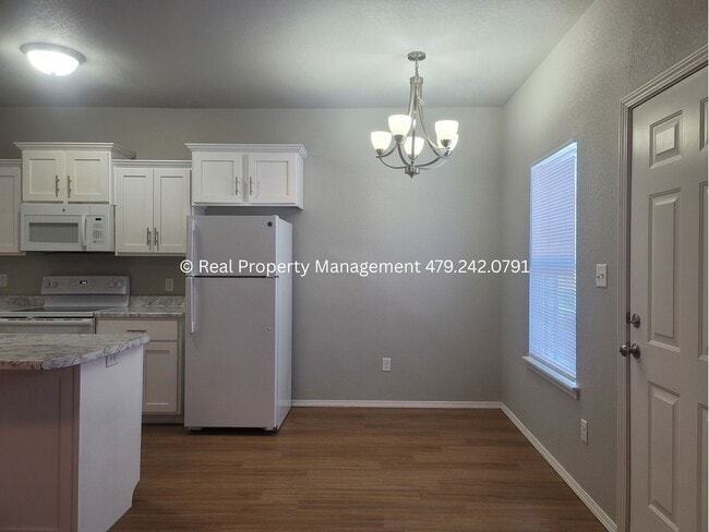 Building Photo - 2108 Ingalls Ln