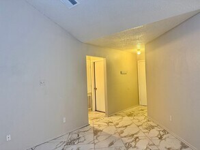 Building Photo - 14207 Long River Ct