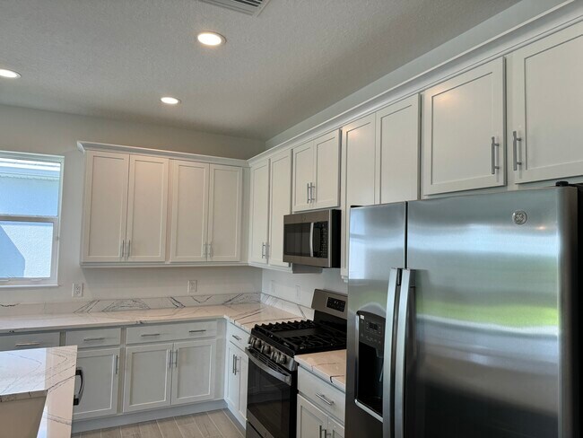 Building Photo - 1027 Waterline Ct