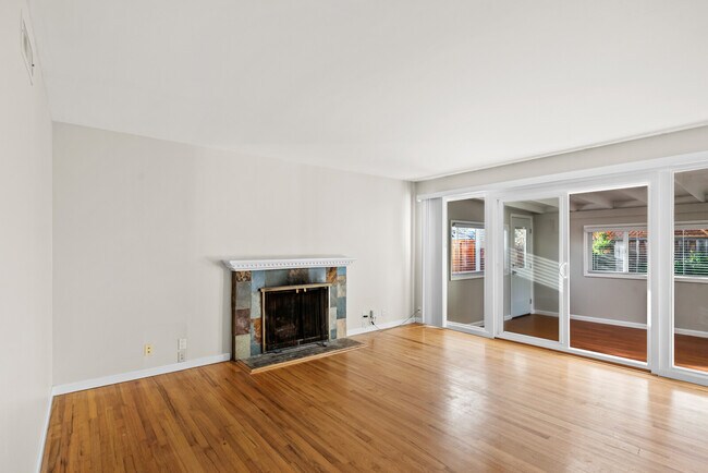 Building Photo - 670 McCarty Ave