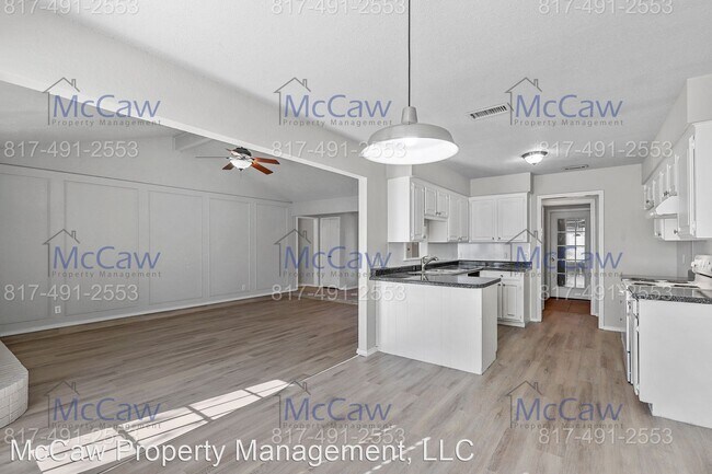 Building Photo - 3 br, 2 bath House - 1004 Lakeview Dr.,