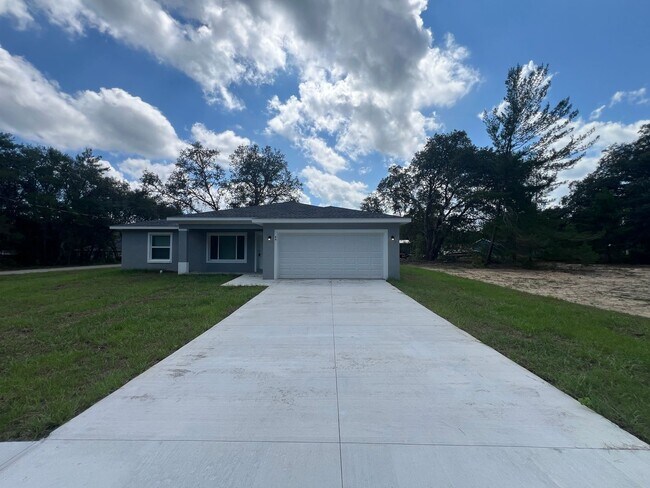 Foto del edificio - 44 Fisher Way Dr