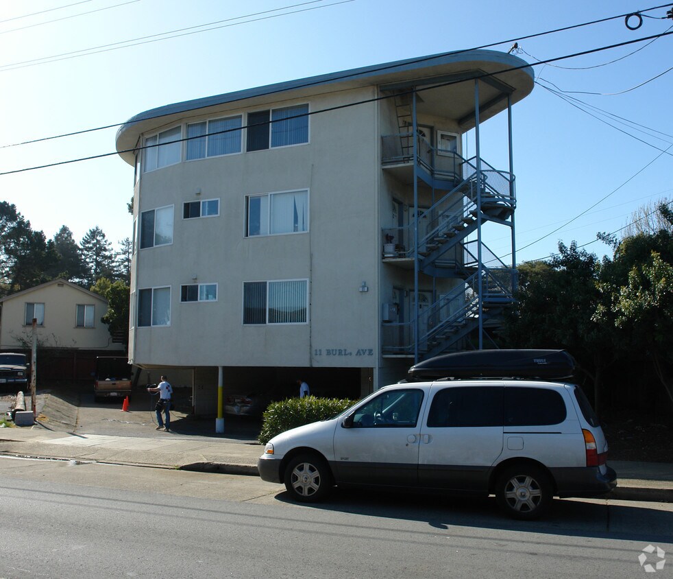 Building Photo - 11 Burlingame Ave