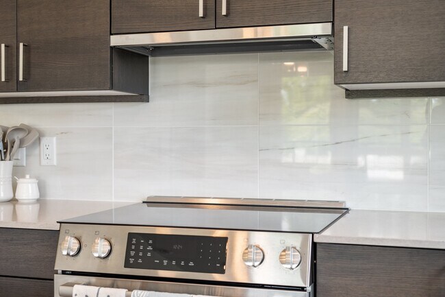 Foto del edificio - JADE Residences