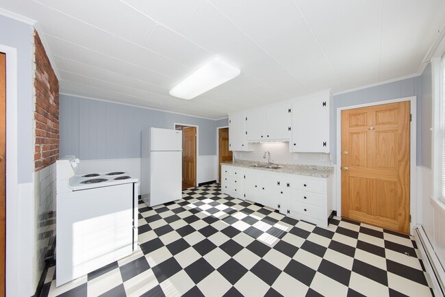 Building Photo - 271 N Washington St