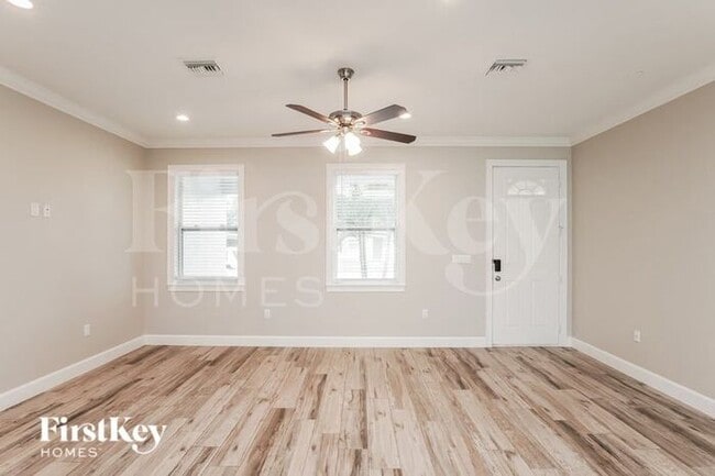 Building Photo - 6702 Cocos Dr