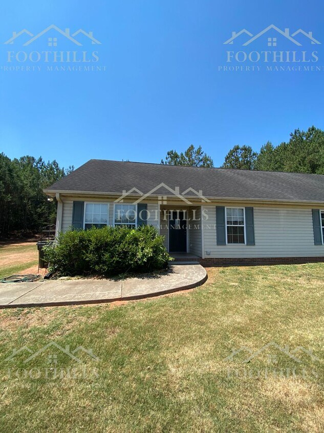 Foto principal - 1419 Oak Hill Dr