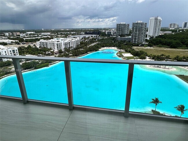 Foto del edificio - 2411 Laguna Cir
