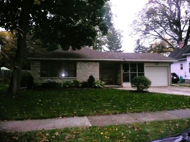Exterior - 632 N Superior St