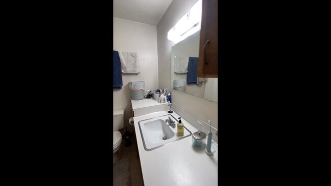 Bath - 960 NE B St