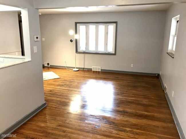 Foto del edificio - 2 br, 1 bath House - 1944 Mountford Ave