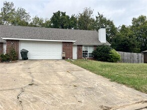 Building Photo - 1629 N Saddlehorn Ave