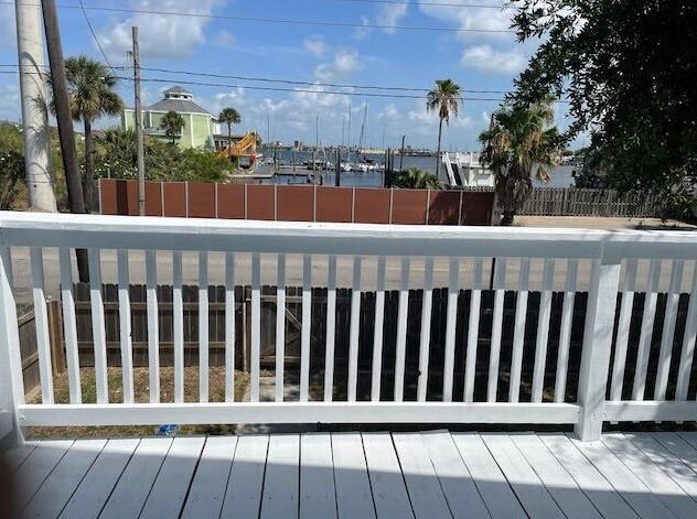 Foto del edificio - 6201 Heards Ln