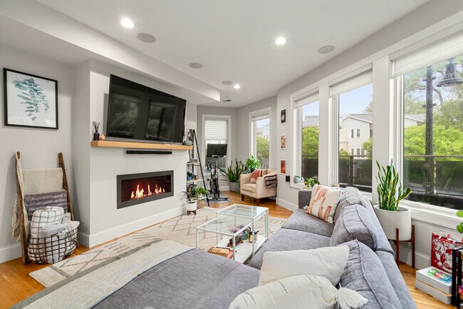 Foto del edificio - 275 Old Colony Ave