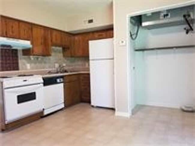Building Photo - 280 Donna Dr