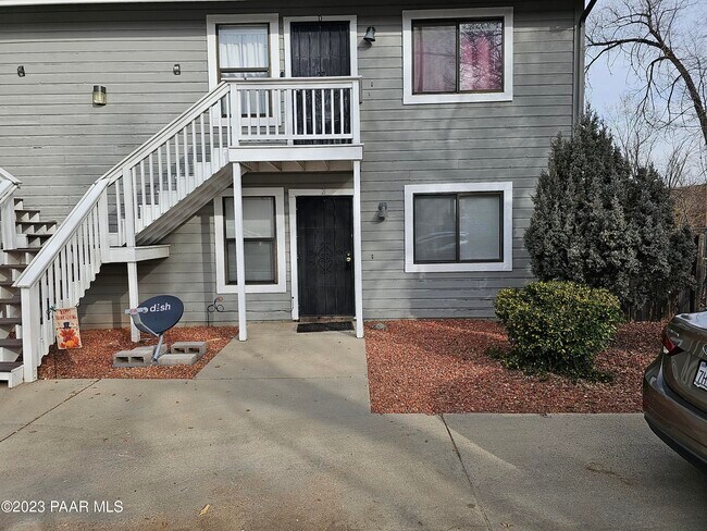 Foto del edificio - 200 W Hillside Ave