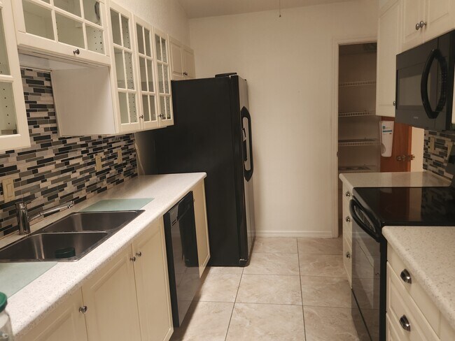 Foto del edificio - 26186 Northern Cross Rd