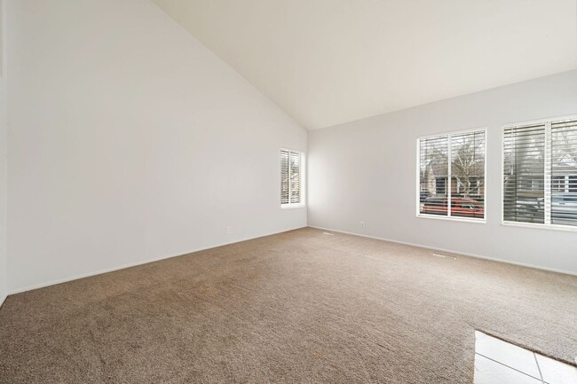 Building Photo - Murray Cul-de-sac Side by Side Duplex with New Carpet and Paint