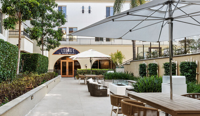 Fire Pit and Outdoor Lounge Area - The Glendon Apartments in Westwood