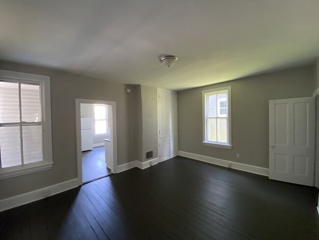 Building Photo - 429 S 2nd St