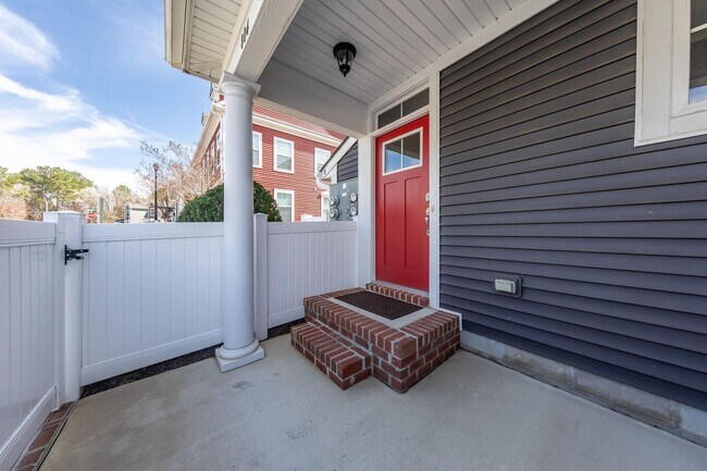 Photo - 2 bedroom condo close to W&M