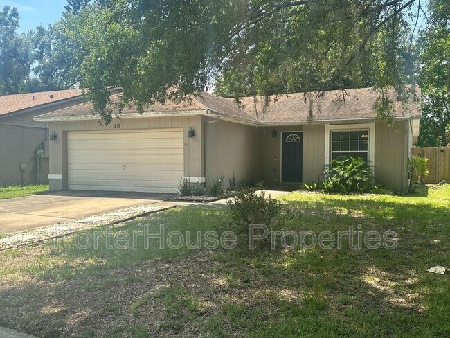 Foto del edificio - 818 Maple Forest Dr