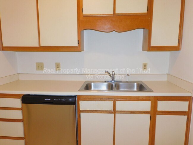 Foto del edificio - 515 Mystic Dr