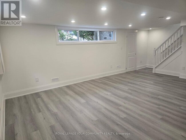 Building Photo - 19 Beaverton Rd S