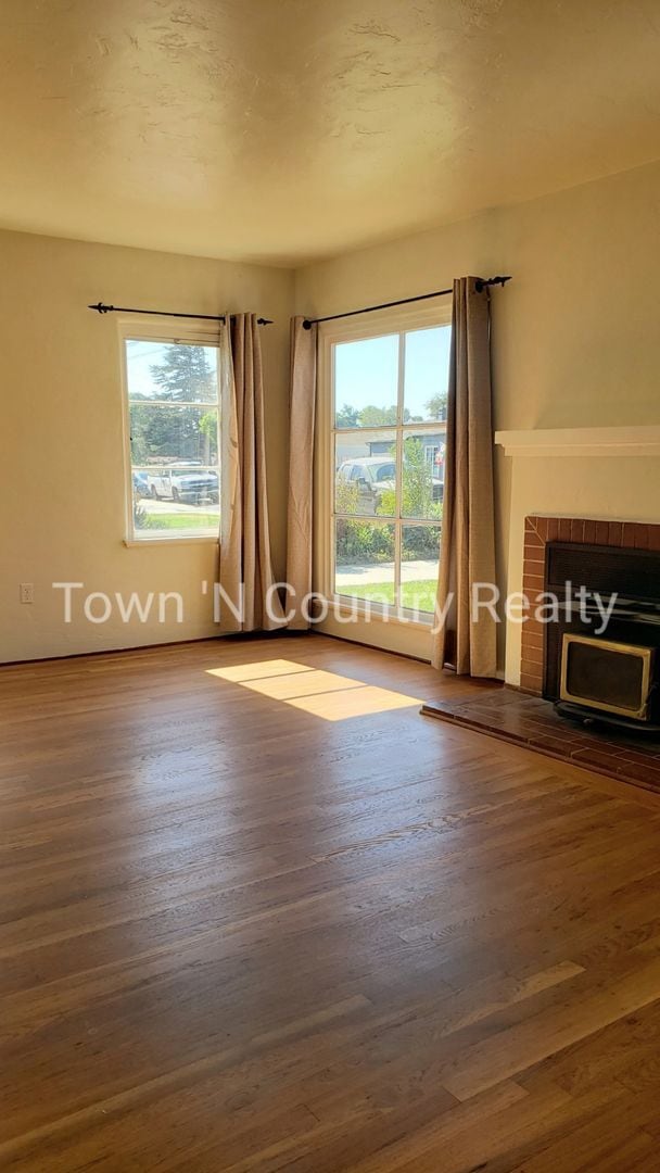 Building Photo - Charming 3-Bedroom Home in South Salinas –...