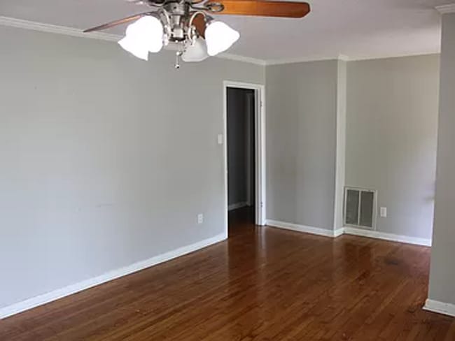 Building Photo - Welcome Home - 3 Bedroom 1.5 Bathroom Fami...