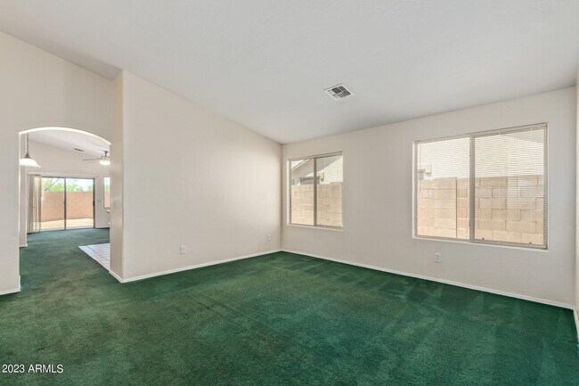 Building Photo - 4638 W Shumway Farm Rd