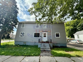 Building Photo - 803 Spring Ave