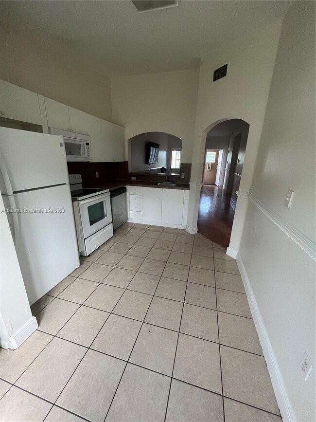 Building Photo - 3512 Briar Bay Blvd