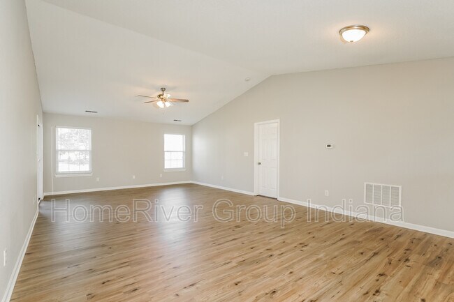 Foto del edificio - 7540 Scatter Woods Ln