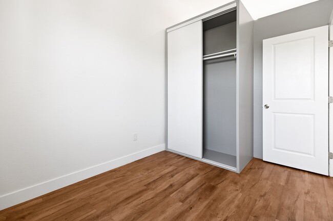 Building Photo - 1541 Ricardo Street, Unit 2