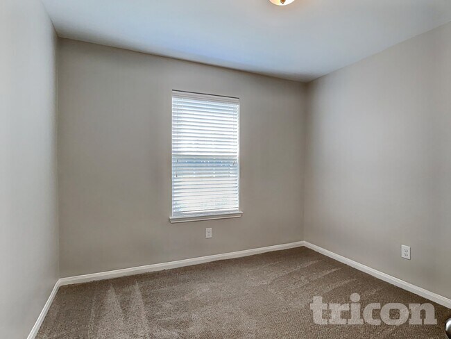 Foto del edificio - 7918 Distant Harbor Rd
