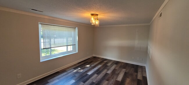 Building Photo - 5218 Lawndale Dr