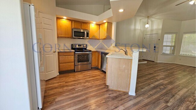Building Photo - $500 Off First Months Rent! Spacious Home ...