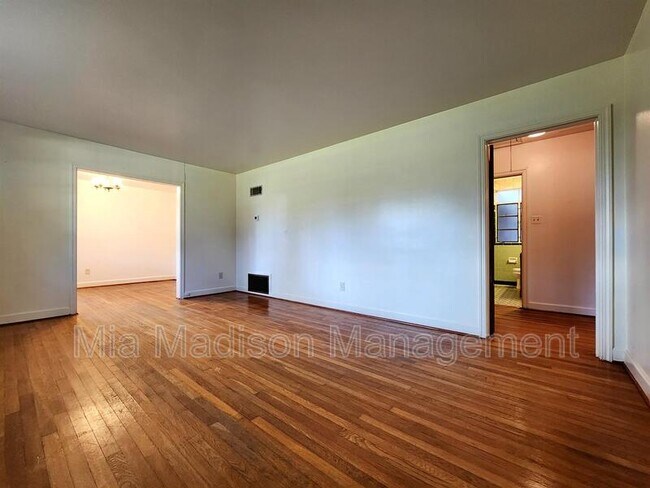 Foto del edificio - 102 Chippewa Dr