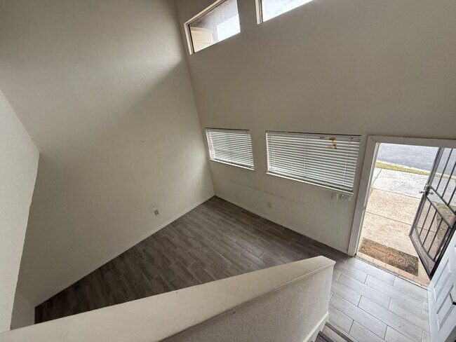 Photo - 3977 Crayrich Cir House