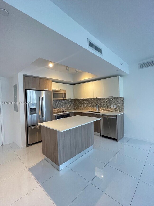 Foto del edificio - 5252 NW 85th Ave